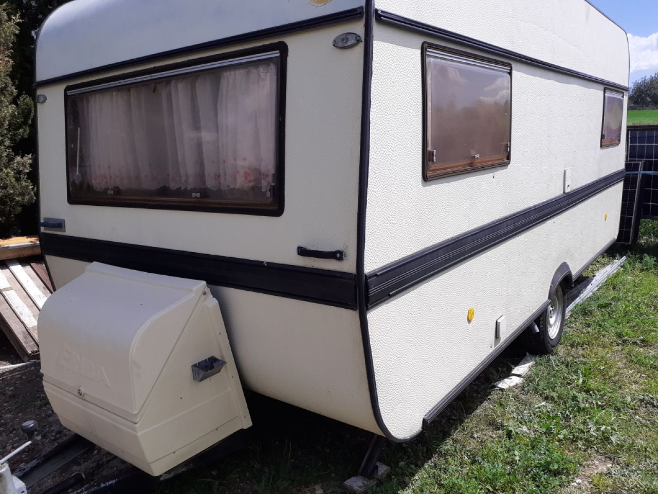 Wohnwagen zu verkaufen