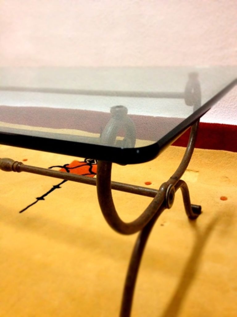 Living room coffee table iron frame finger-thick glass top 120 x 50