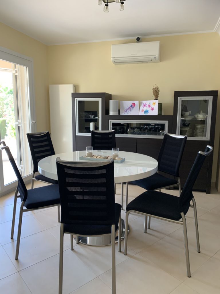 Living room, Dining room