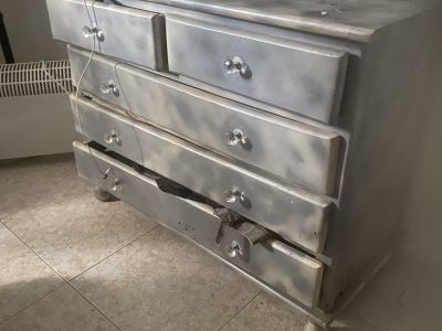 Wohnzimmer Schrank und Vitrine