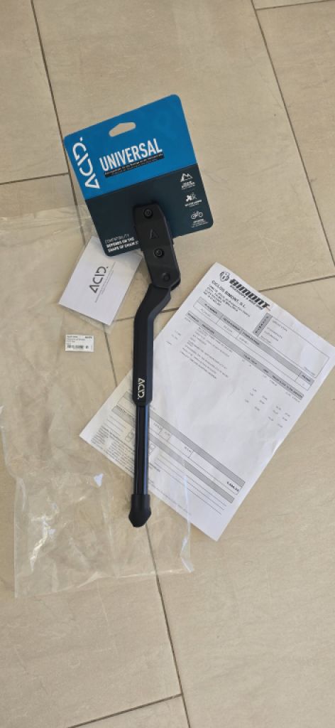 Cube Acid Kickstand Universal Easel