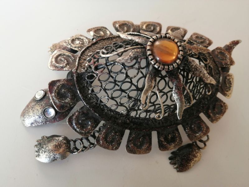 Wunderschöne  Figur aus Metall