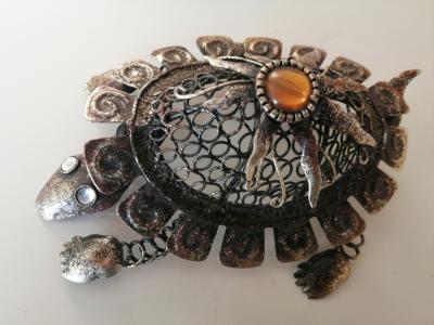 Wunderschöne  Figur aus Metall