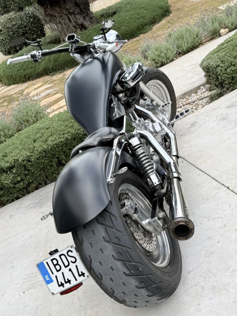 Beautiful Harley Dyna Custom | 1450cc Twin Cam | 230 rear-end conversion | Matt Black