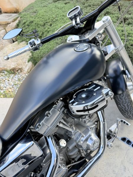 Wunderschöne Harley Dyna Custom | 1450cc Twin Cam | 230er Heckumbau | Matt Black