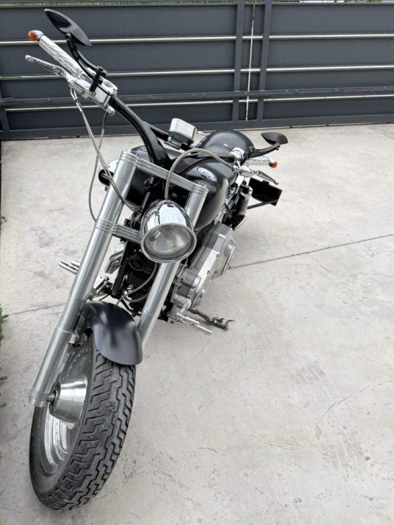 Wunderschöne Harley Dyna Custom | 1450cc Twin Cam | 230er Heckumbau | Matt Black