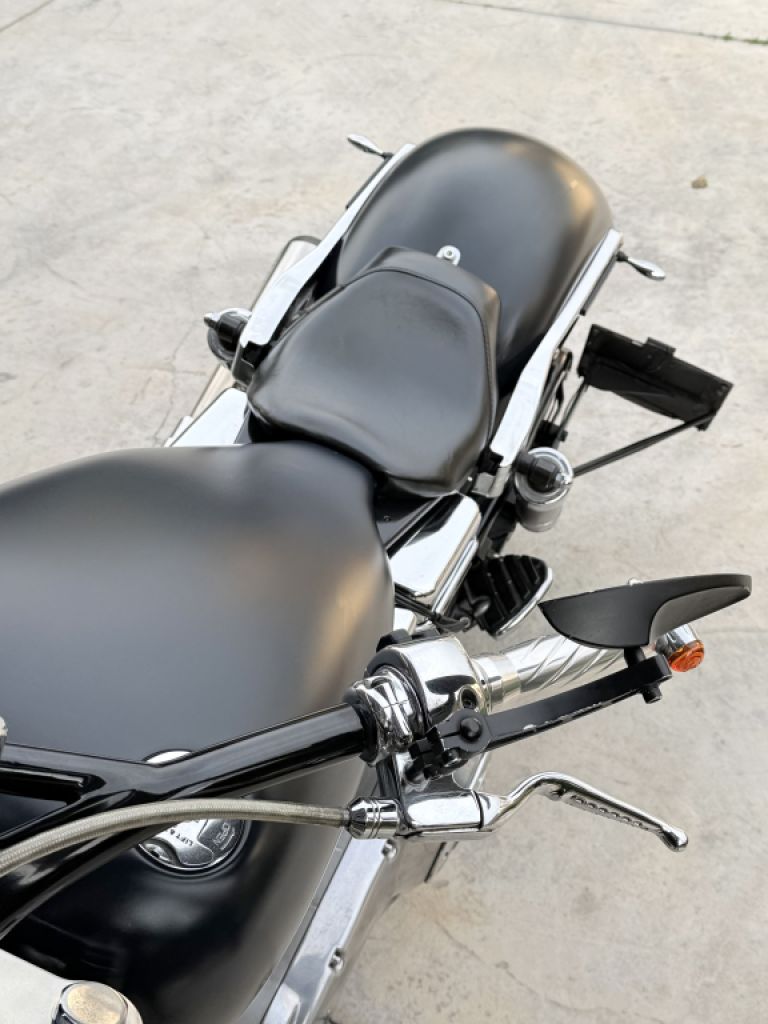 Wunderschöne Harley Dyna Custom | 1450cc Twin Cam | 230er Heckumbau | Matt Black