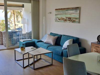 Wunderschöne, möblierte 75 m2 Wohnung im mondänen Hafen Portals Nous, top renoviert.