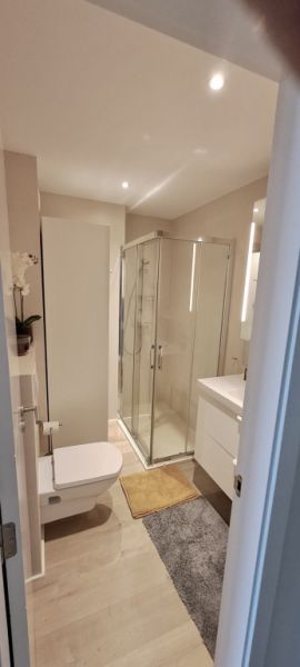 Wunderschöne, möblierte 75 m2 Wohnung im mondänen Hafen Portals Nous, top renoviert.