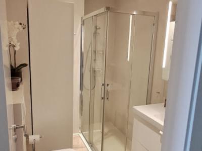 Wunderschöne, möblierte 75 m2 Wohnung im mondänen Hafen Portals Nous, top renoviert.