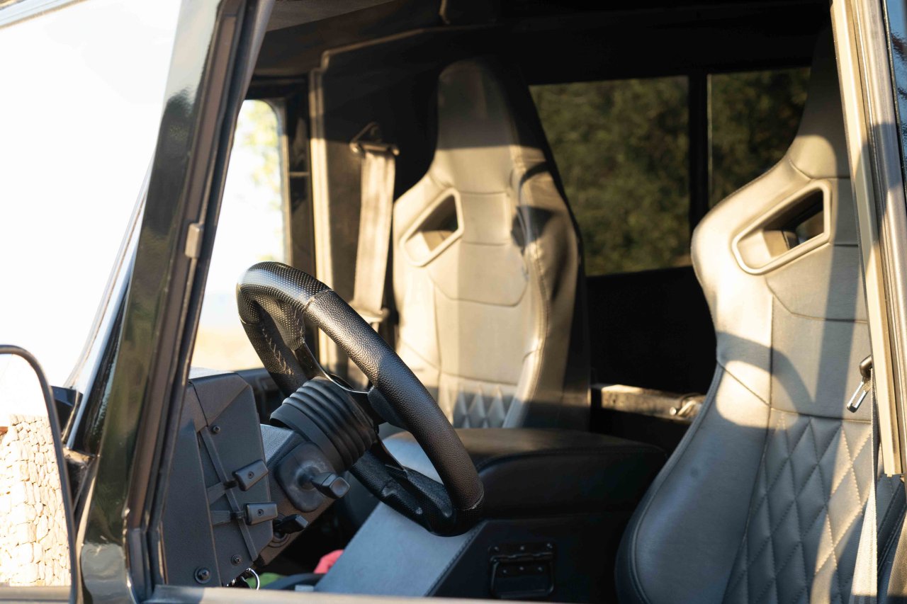Precioso Land Rover Defender TD5 con A/A - Matriculación española