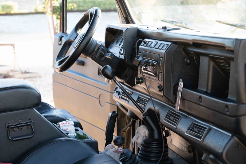 Precioso Land Rover Defender TD5 con A/A - Matriculación española