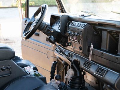 Precioso Land Rover Defender TD5 con A/A - Matriculación española