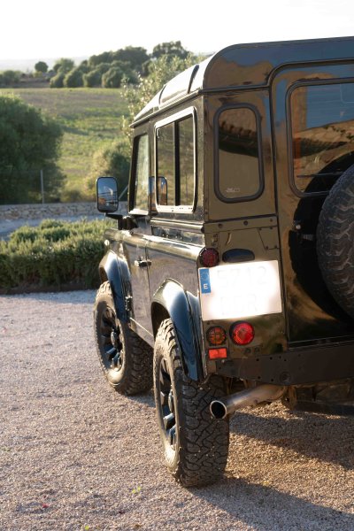 Precioso Land Rover Defender TD5 con A/A - Matriculación española