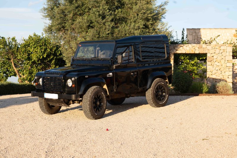Precioso Land Rover Defender TD5 con A/A - Matriculación española