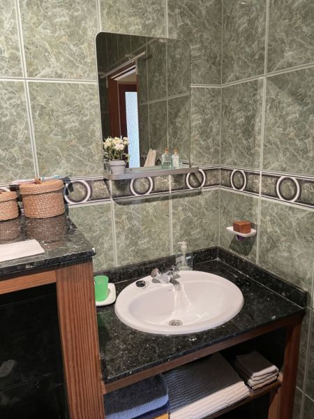 Hermosa casa de huéspedes para alquilar durante todo el verano