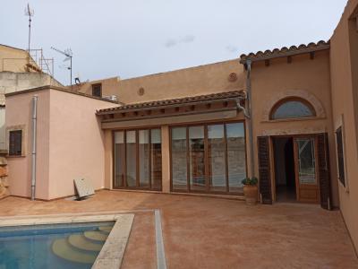 Wunderschönes Stadthaus mit Pool Son Carrio