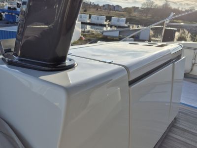 Yachtpolitur und -pflege