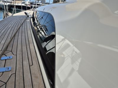 Yachtpolitur und -pflege