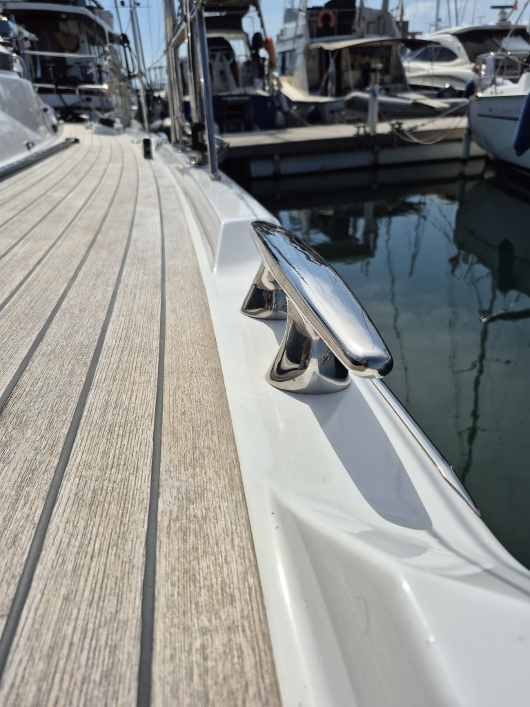 Yachtpolitur und -pflege