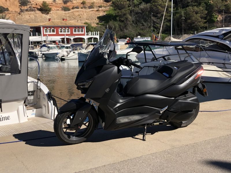Yamaha 300 X Max  7500KM Spanische Zulassung Standort Mallorca