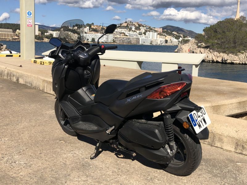 Yamaha 300 X Max  7500KM Spanische Zulassung Standort Mallorca