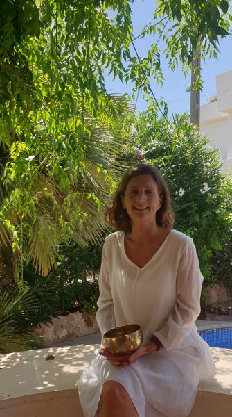 YOGA, MEDITATION und KLANGSCHALEN, Unterricht zu Hause