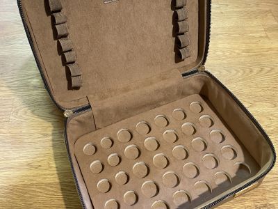 Bolsa de almacenamiento beige Young Living para aceites esenciales