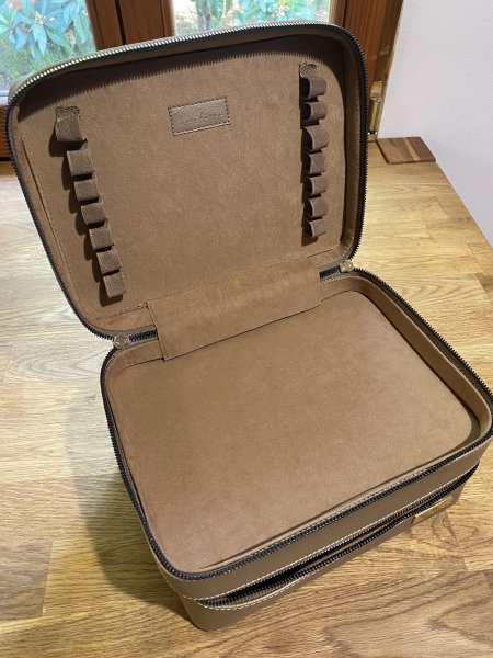 Bolsa de almacenamiento beige Young Living para aceites esenciales