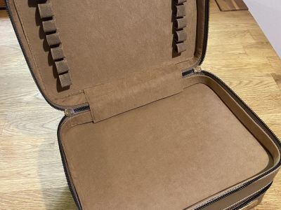Bolsa de almacenamiento beige Young Living para aceites esenciales