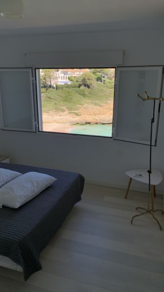 Zimmer zu vermieten – Cala Mandia (direkt am Meer)