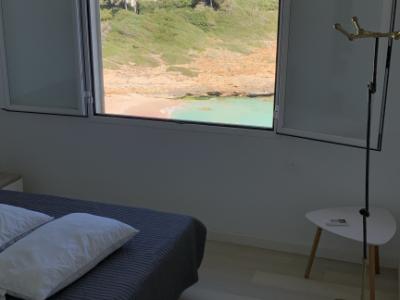 Zimmer zu vermieten – Cala Mandia (direkt am Meer)