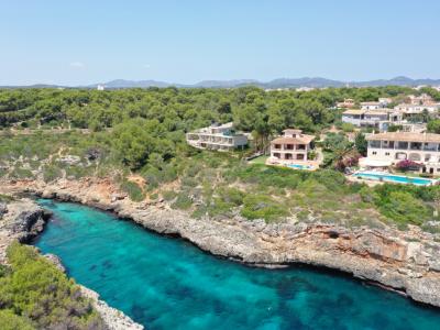 Zu verkaufen beeindruckendes Haus vor dem Meer von Cala Mendia