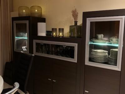 Zu verschenken Sideboard, Schrank, beleuchtet