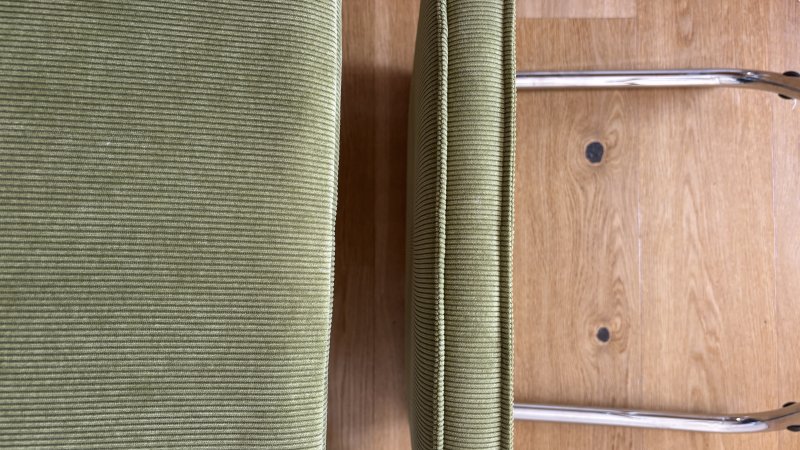 Zuiver RIDGE RIB Stuhl grüner Cord & Chrom - 2 Stück vorhanden
