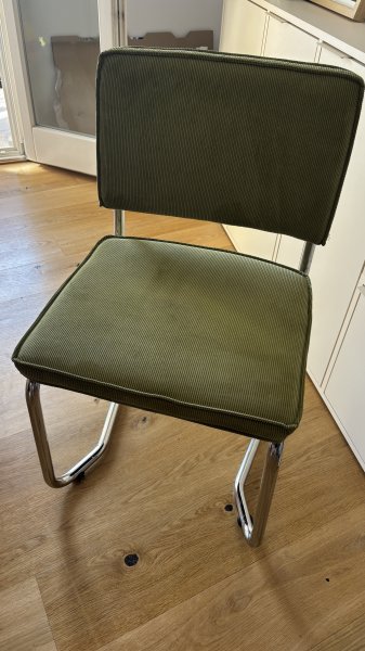 Zuiver RIDGE RIB Stuhl grüner Cord & Chrom - 2 Stück vorhanden