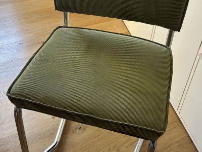 Zuiver RIDGE RIB Stuhl grüner Cord & Chrom - 2 Stück vorhanden