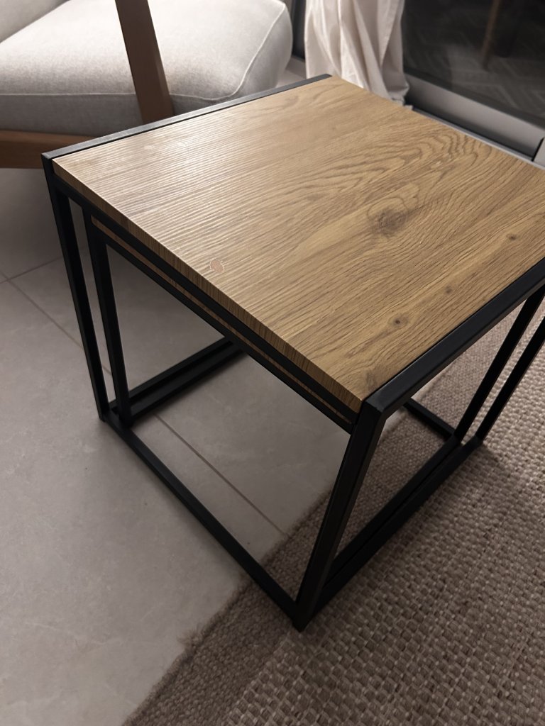 Zwei Couchtische, Beistelltische. Holz, schwarz