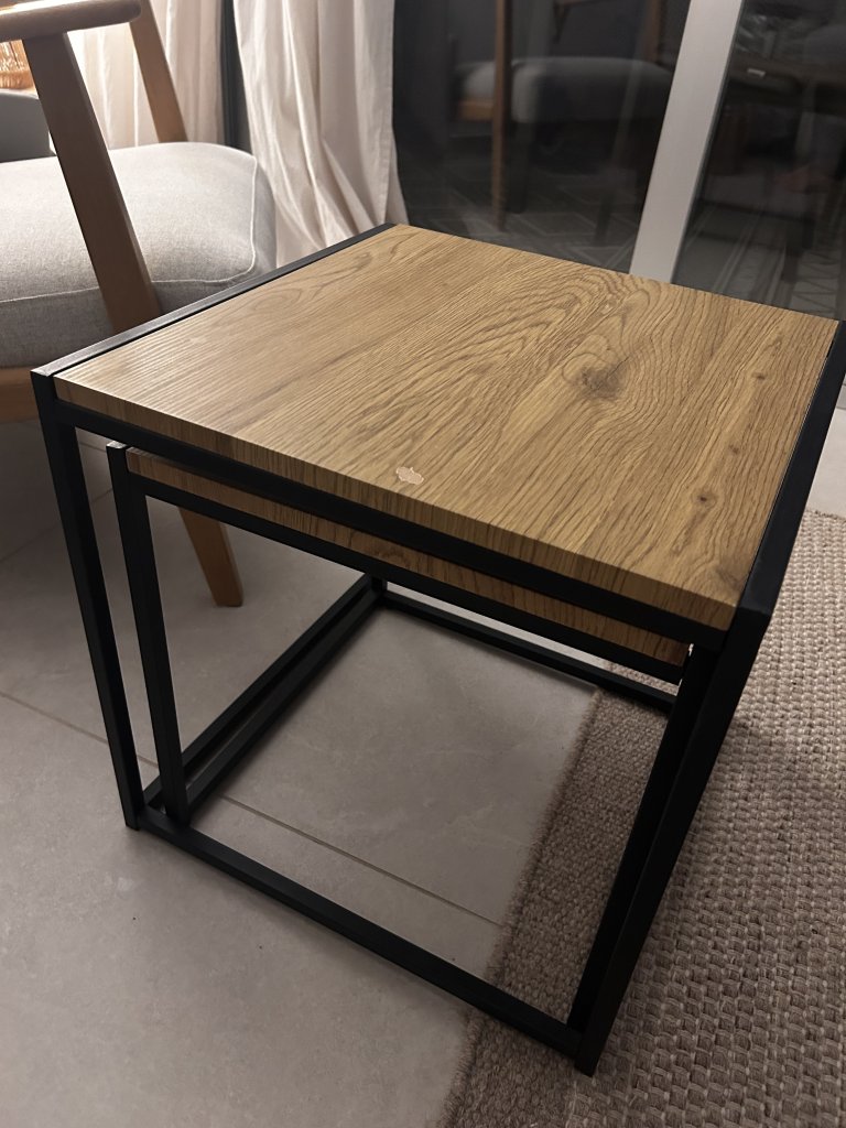 Zwei Couchtische, Beistelltische. Holz, schwarz
