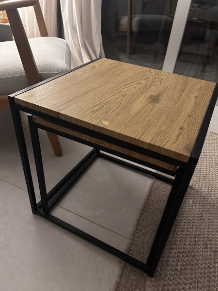 Zwei Couchtische, Beistelltische. Holz, schwarz