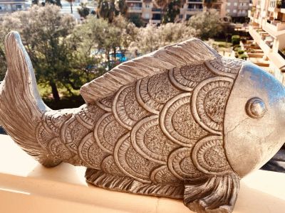 Zwei Fische suchen eine neue Umgebung