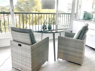 Zwei Gartenstühle Sessel mit Hocker neuwertig