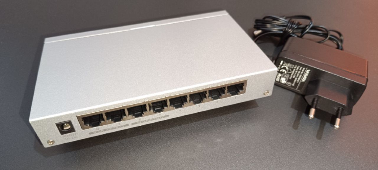 Zyxel GS-108B v2 8-Port Ethernet Switch